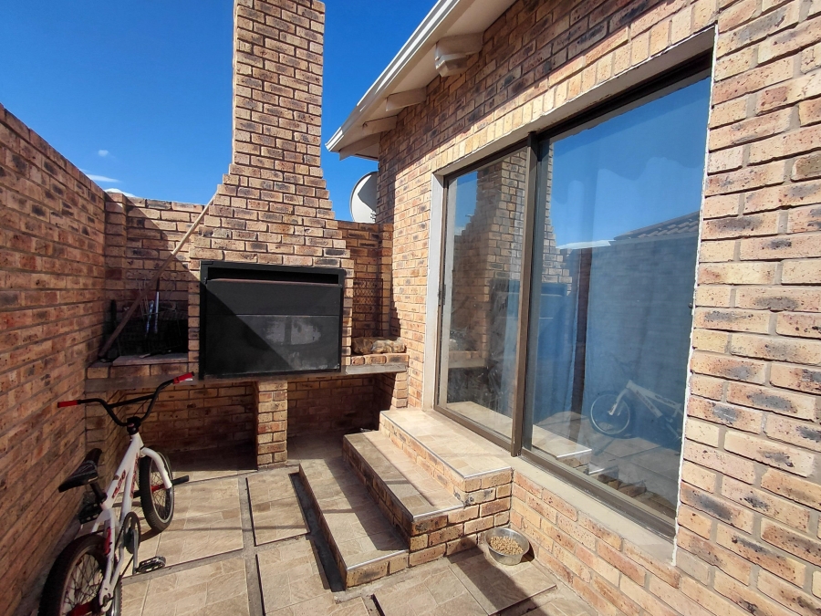 2 Bedroom Property for Sale in Campher Park Eastern Cape